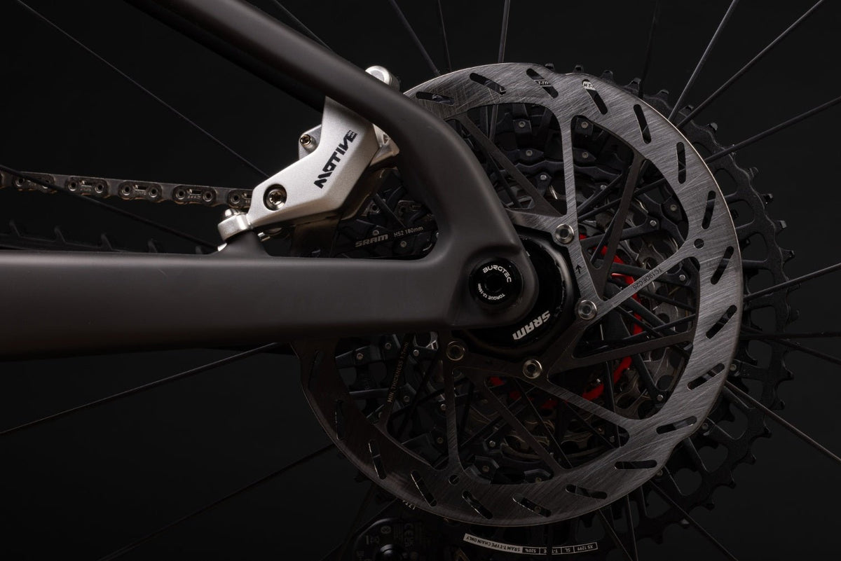 Santa Cruz Blur 5 CC XX AXS Race FA RSV 2027 - Bei 2-Cycle GmbH Freiburg entdecken!