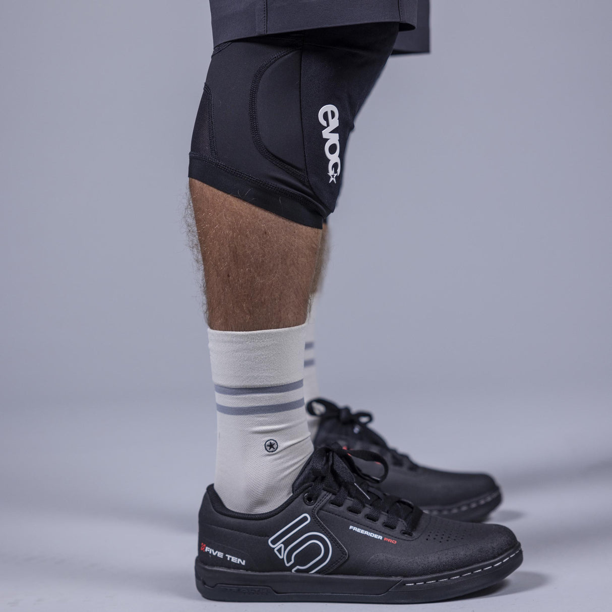 EVOC | Knee Protector LS Flex Lite - Bei 2-Cycle GmbH Freiburg entdecken!