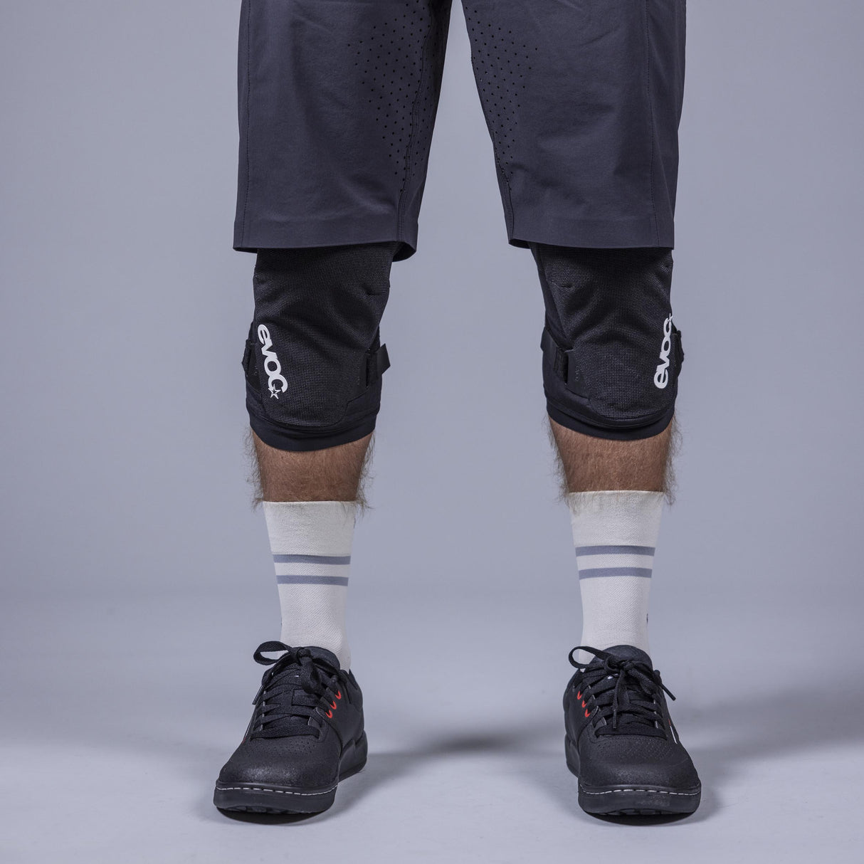 EVOC | Knee Protector LS Flex Enduro - Bei 2-Cycle GmbH Freiburg entdecken!