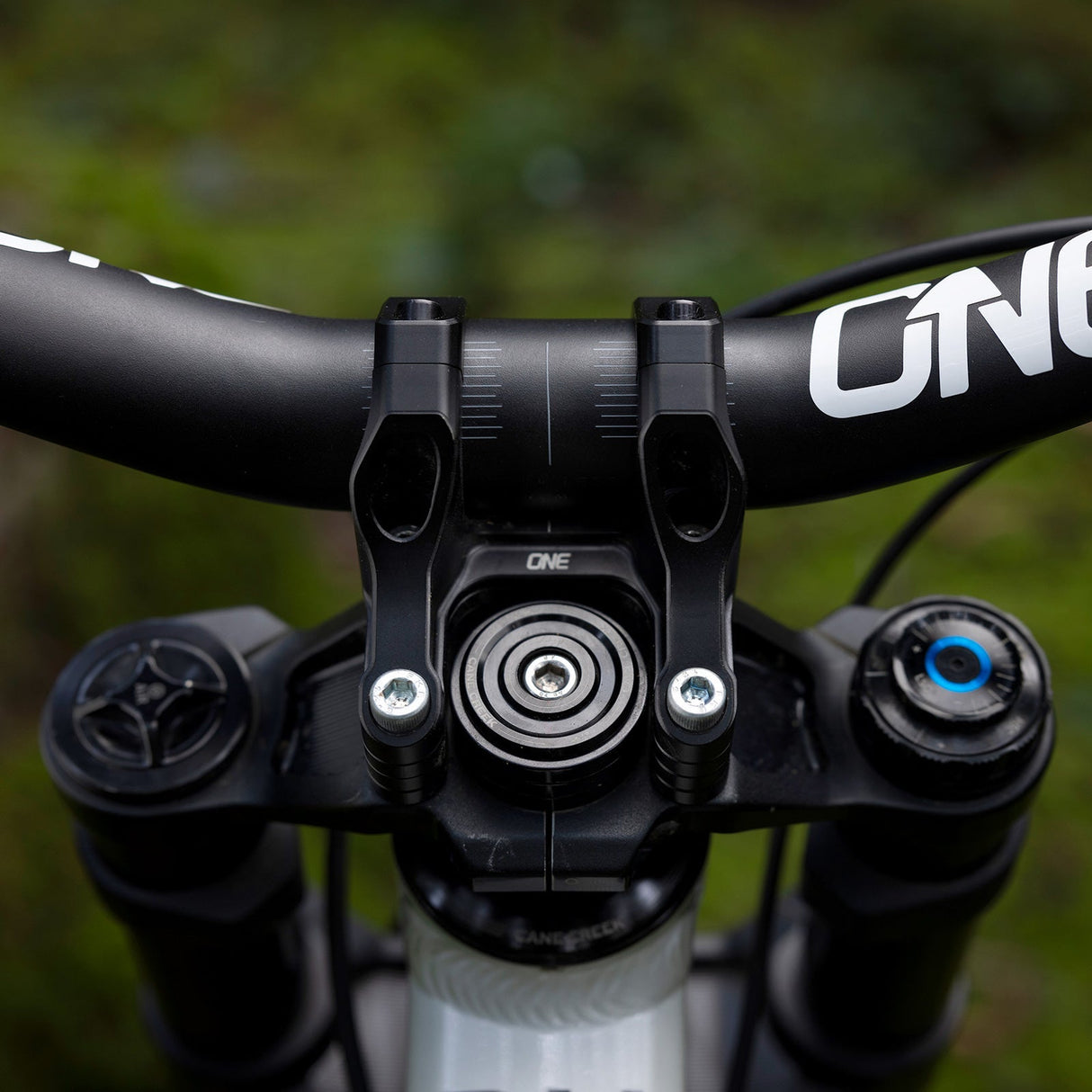 OneUp V2 Carbon Handlebars